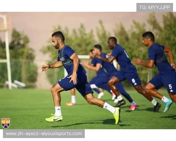 足球运动员如何应对赛季中的高强度比赛